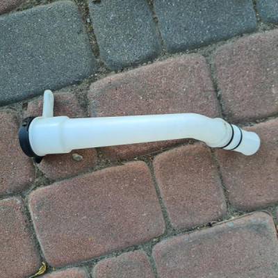 Rura wlew spryskiwaczy Opel Mokka X 42348895