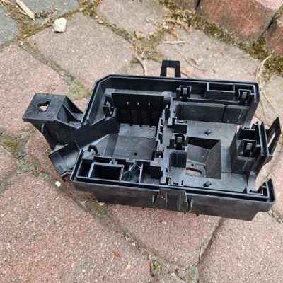 Podstawa uchwyt bezpieczników Opel Mokka 95941608