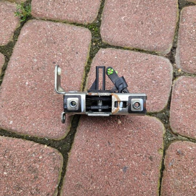 Zapinka zamykanie zamek kanapy tylnej Opel Corsa D 13213465