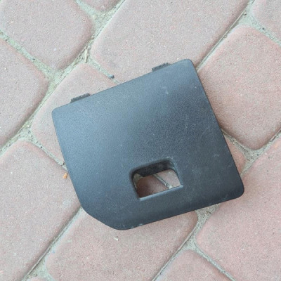 Obudowa bezpieczników plastik deski schowek Opel COMBO D FIAT DOBLO II 2