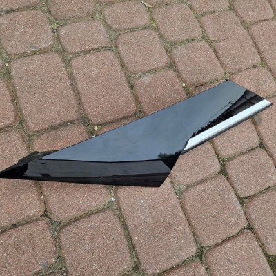 Listwa błotnika lewa chrom OPEL Astra K V 39130486