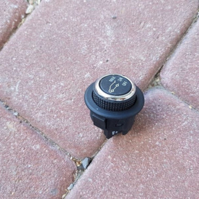 Przycisk otwierania klapy Opel Insignia 13326409