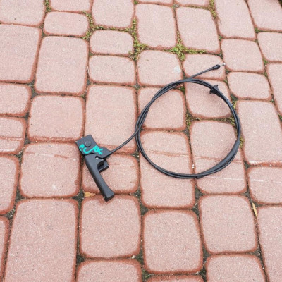 Rączka otwierania maski linka Opel Astra K V