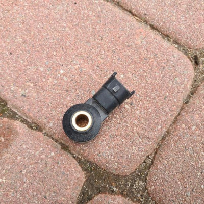Czujnik spalania stukowego Opel Corsa D 0261231173