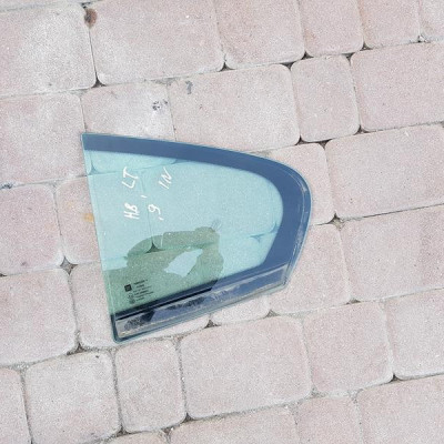 Szyba tył tylna Sedan boczna Opel INSIGNIA 2009