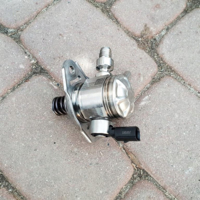 Pompa wtryskowa paliwowa 1.4T Astra K V 12687537