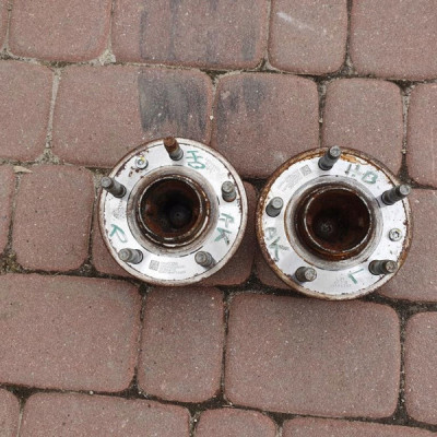 Piasta koła tył łożysko Opel Astra K V 13580386