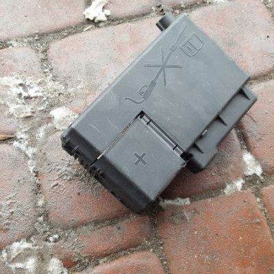 POKRYWA SKRZYNKI BEZPIECZNIKÓW INSIGNIA 525230582