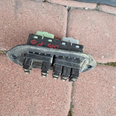 Stycznik drzwi przesównych prawych zamek FIAT DOBLO II 2