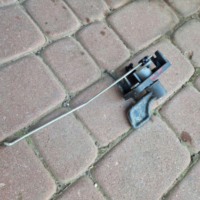 Zamek drzwi tył tylnych prawy EUROPA Opel COMBO D FIAT DOBLO II 2