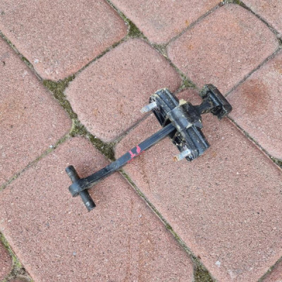 Ogranicznik drzwi tył tylnych prawy tył Opel COMBO D FIAT DOBLO II 2