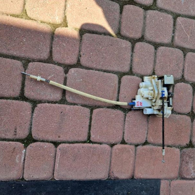 Zamek drzwi przód przedni prawy EUROPA Opel COMBO D FIAT DOBLO II 2