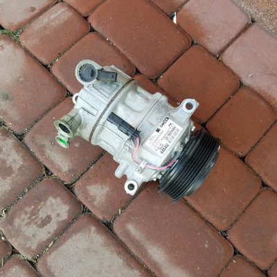 Sprężarka klimatyzacji 1.6 Opel Insignia 39034464