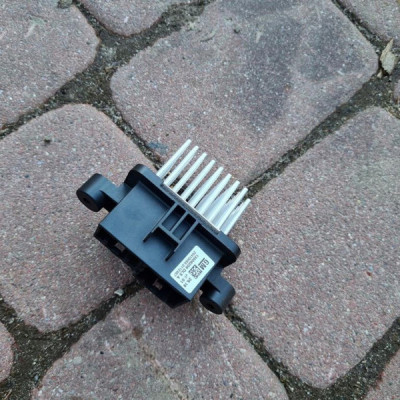 Opornica rezystor dmuchawy Opel Astra K 13506209