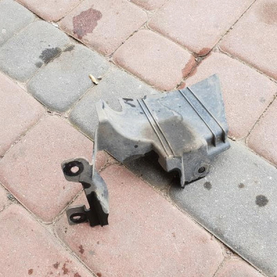 Nadkole chlapacz osłona Opel Insignia B 84097234