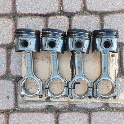 Tłok korbowód D20DTR B20DTH 210KM Opel Insignia B 55486862