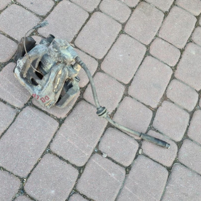 Zacisk przód przedni lewy jażmo Opel COMBO D FIAT DOBLO II 2