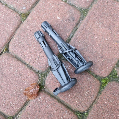 Zapinka zagłówka mocowanie wsówka prowadnica Opel Combo D