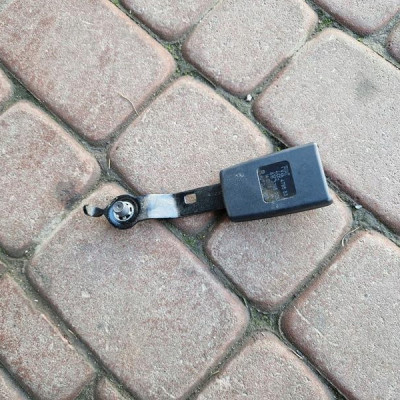 Zapinka pasa fotela wpinka FIAT DOBLO II 2 735479583