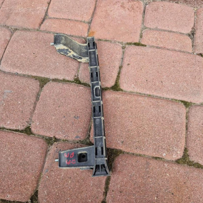 Prowadnica szyby uszczelki uchwyt prawy bok FIAT DOBLO II 2 51814058