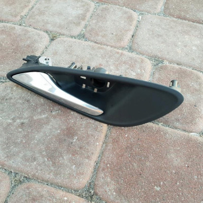 Klamka drzwi wewnętrzna Opel Astra K V 13586532