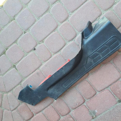 Obudowa osłona progu prawa plastik FIAT DOBLO II 2 735456756