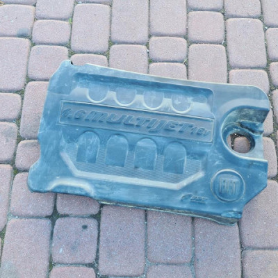 Obudowa pokrywa silnika multijet 16v 1.6 FIAT DOBLO II 2 00518647490