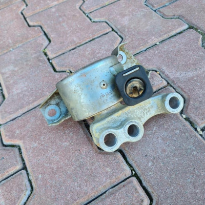 Poduszka łapa silnika 1.6 MULTIJET FIAT DOBLO II 2 51815197