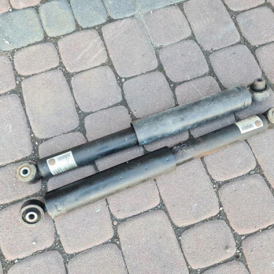 Amortyzator komplet amortyzatorów tylnych FIAT DOBLO II 2 51819223