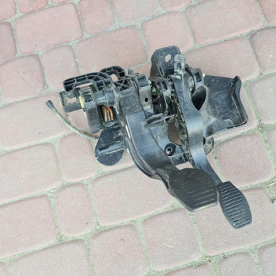 Pedał pedały europa komplet FIAT DOBLO II 2 0518315630