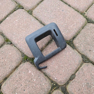 Zapinka zamykanie zamek kanapy tylnej osłona zamka Opel Corsa D 13237221