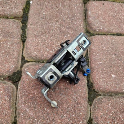 Zapinka zamykanie zamek kanapy tylnej Opel Corsa D 13213464