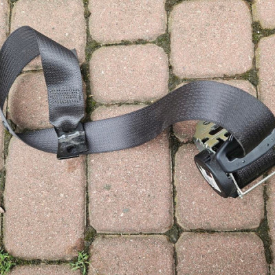 Pas tył tylny kanapy bezpieczenstwa Opel Corsa D 13293488