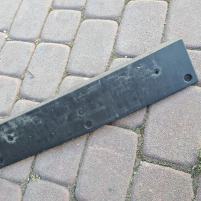 Podkładka podstawa tablicy zderzak Opel Insignia B 13491290