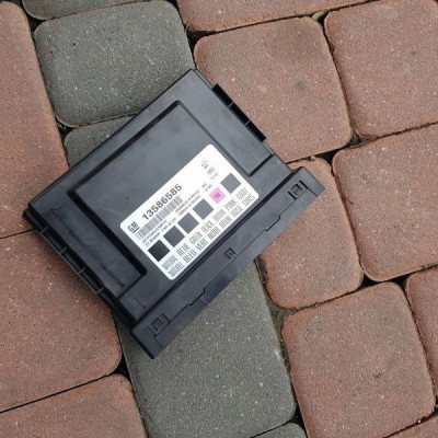 Moduł sterownika bezpieczeństwa Insignia 13586585