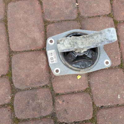 Łapa poduszka 2.0 CDTI Opel Insignia 13322171