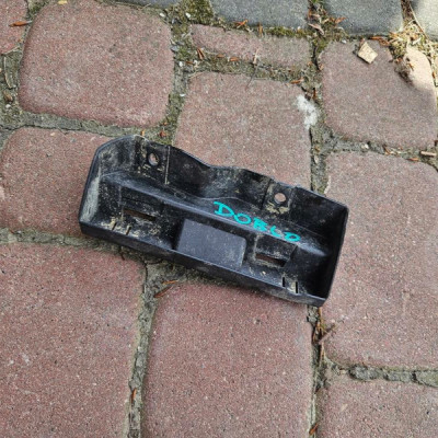 Ślizg zderzaka lampy lewy FIAT DOBLO II 2 46380757