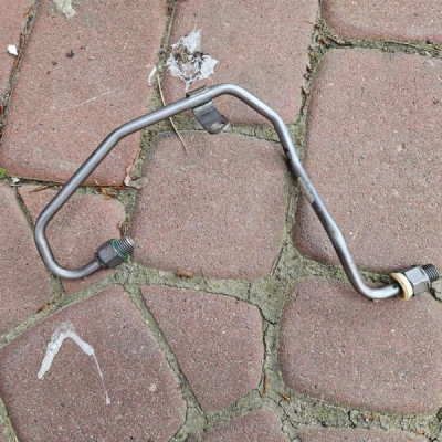 Przewód rura zasilania oleju turbospręzarki 1.6T LWC Opel Zafira C 55569223