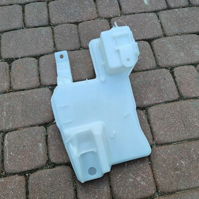 Zbiorniczek spryskiwaczy Opel Corsa F Peugeot 2008 Citroen DS3 9820843880