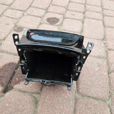 Schowek gniazdo usb palstik deski aux Opel Mokka