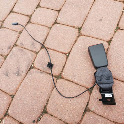 Zapinka pasa pasów tył Opel Astra K 5 V 13409378