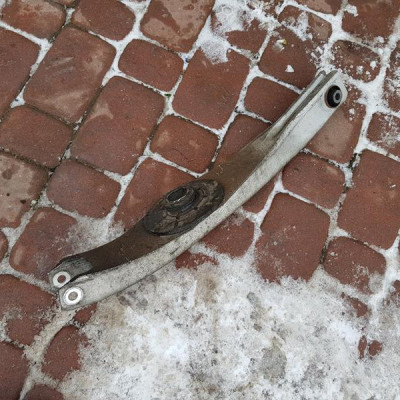 Wahacz tył tylny lewy zawieszenie Opel Insignia