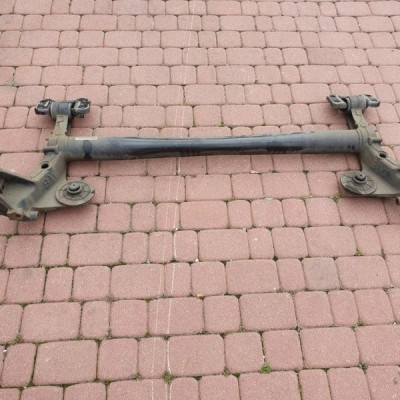 Belka tylnego zawieszenia Opel Astra J IV 4