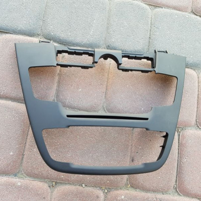 Obudowa panel radia osłona Opel Insignia 13273253