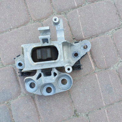 Łapa poduszka silnika Opel Astra K V 39070281