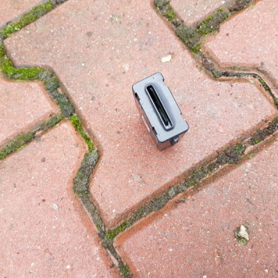 Gniazdo czytnik kart Opel Astra J IV 4 13360041