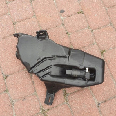 Zbiorniczek spryskiwaczy Opel Zafira C 13260579