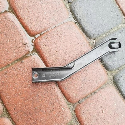 Uchwyt zacisk akumulatora Opel Astra J IV 13284548