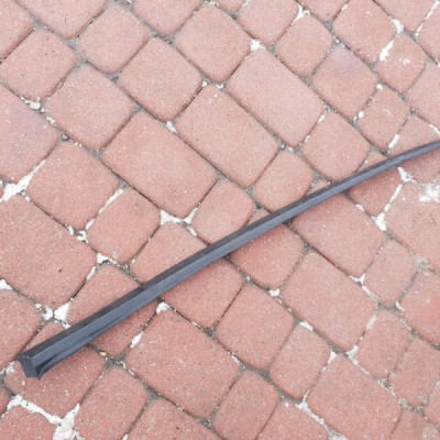 Listwa szyby przód Opel Astra J IV 13280302