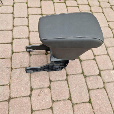 Podłokietnik skórzany skóra Opel Astra K